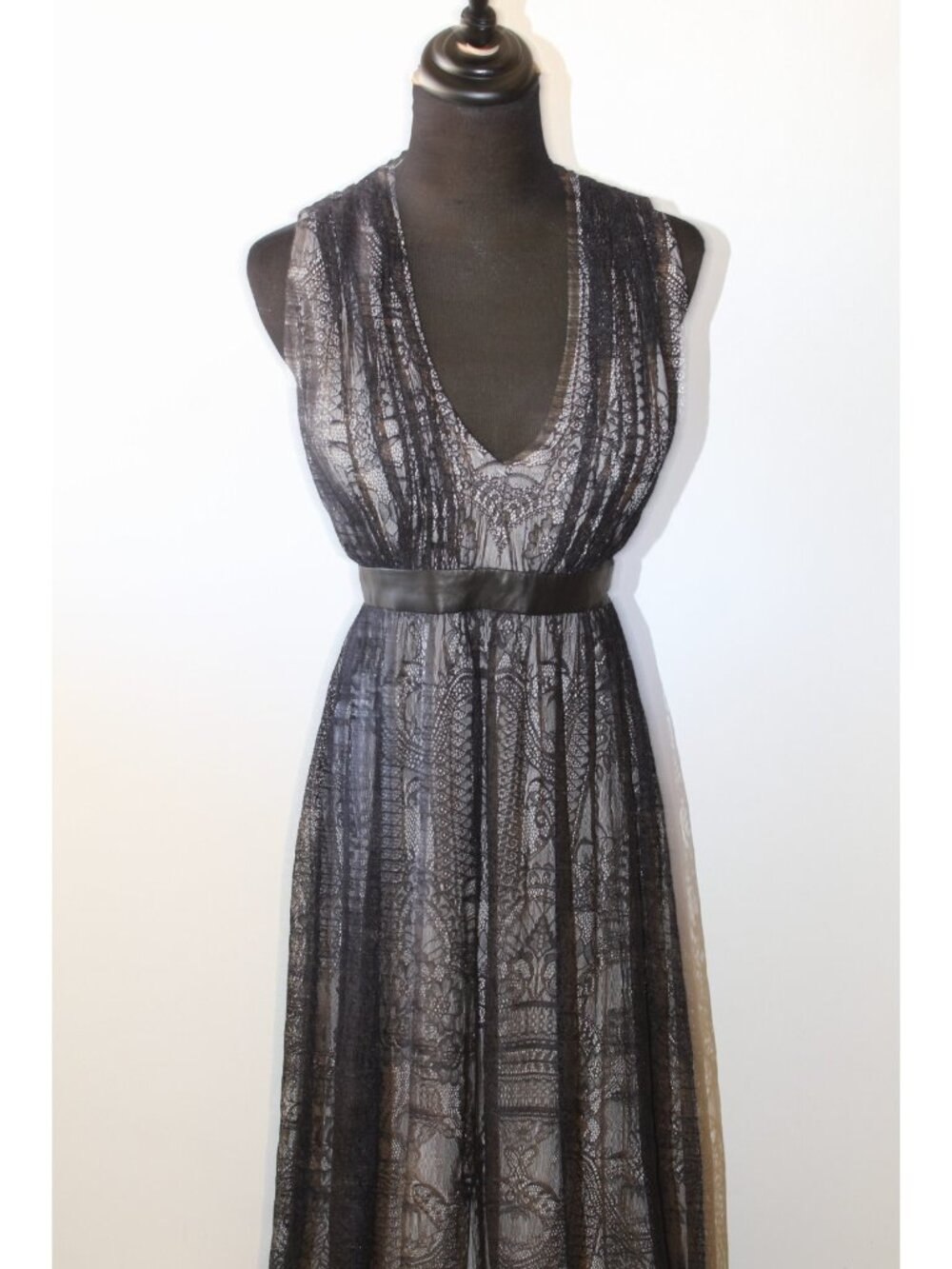 Alice + Olivia Sybil Black Lace Maxi dress Leather Waist Belt Size 8 Cocktail - Picture 8 of 11